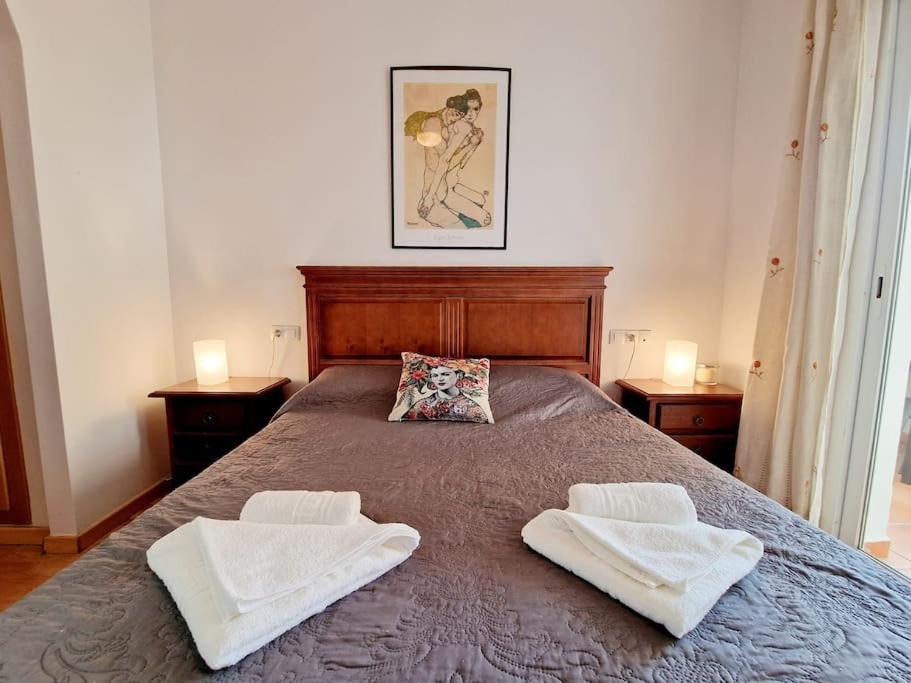 פואנגירולה Alcantara Tower 2 Bedrooms מראה חיצוני תמונה