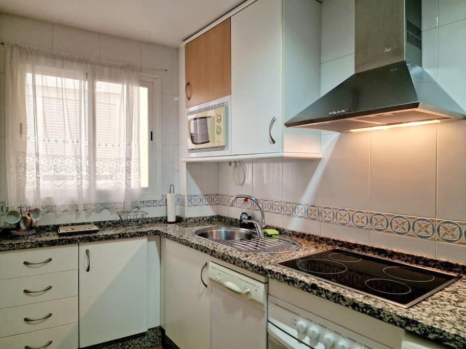 פואנגירולה Alcantara Tower 2 Bedrooms מראה חיצוני תמונה