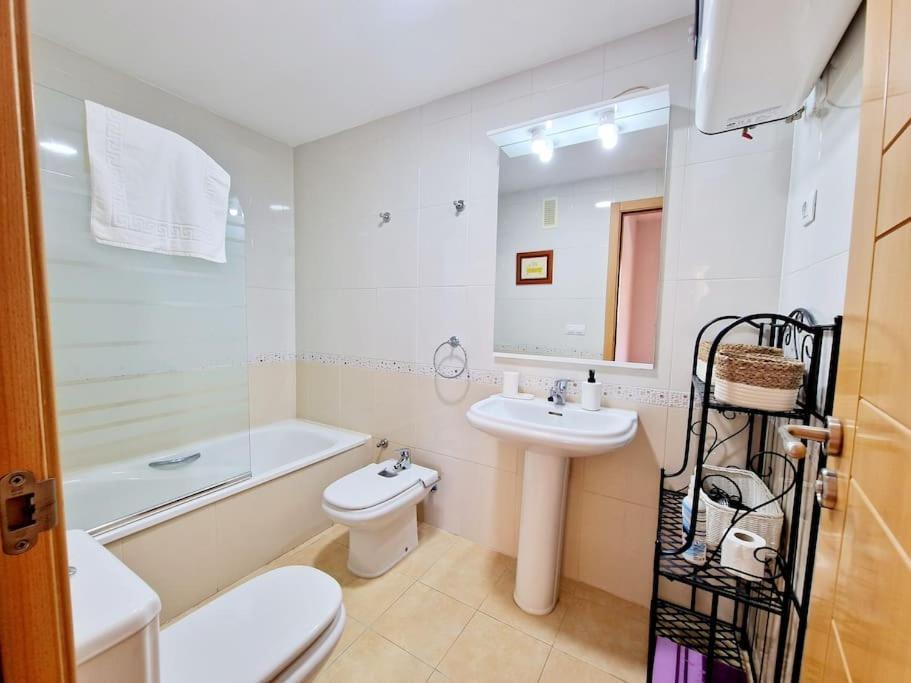 פואנגירולה Alcantara Tower 2 Bedrooms מראה חיצוני תמונה